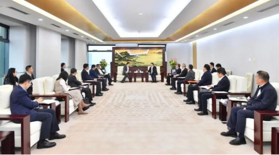 楊長(zhǎng)利會(huì)見(jiàn)上海電氣董事長(zhǎng)吳...